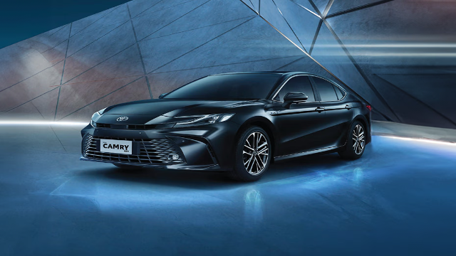 Toyota Camry HEV: Sedan Hybrid Premium dengan Teknologi